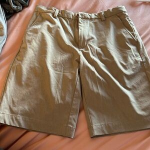 Boys vineyard vines performance shorts size 14